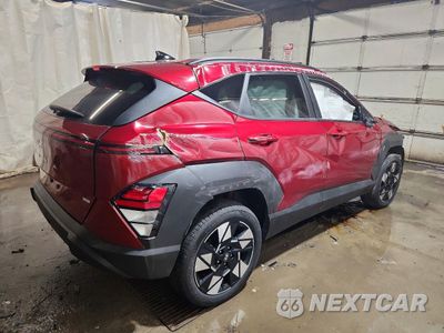 Trzecie zdjęcie samochodu z tyłu: 2025 HYUNDAI KONA SEL VIN:KM8HBCAB8SU300519 - miniatura