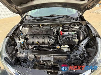 Zdjęcie 7 z 10 samochodu: 2017 NISSAN SENTRA S VIN:3N1AB7AP1HY243419 - miniatura