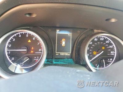 Zdjęcie 9 z 12 samochodu: 2018 TOYOTA CAMRY L VIN:4T1B11HK1JU084059 - miniatura