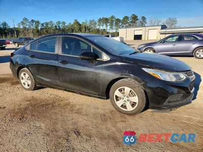 Czwarte zdjęcie samochodu z boku: 2017 CHEVROLET CRUZE LS VIN:1G1BC5SM4H7210559 - miniatura