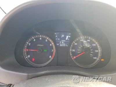 Zdjęcie 9 z 12 samochodu: 2014 HYUNDAI ACCENT GLS VIN:KMHCT4AE7EU755776 - miniatura