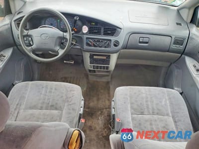 Zdjęcie 8 z 13 samochodu: 2002 TOYOTA SIENNA LE VIN:4T3ZF13C72U441799 - miniatura