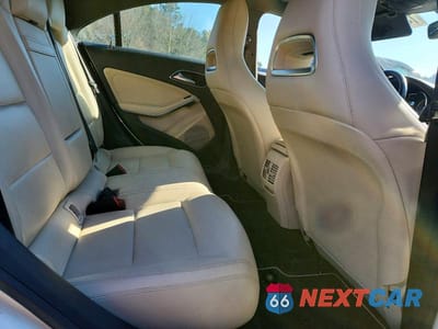 Zdjęcie 10 z 12 samochodu: 2016 MERCEDES-BENZ CLA 250 4MATIC VIN:WDDSJ4GB6GN328708 - miniatura
