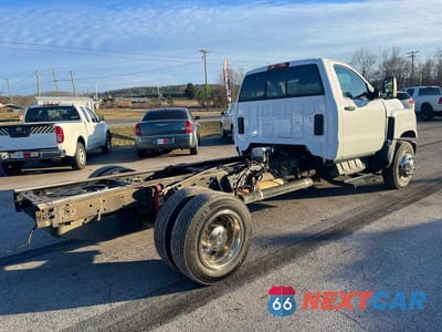 Czwarte zdjęcie samochodu z boku: 2019 CHEVROLET SILVERADO MEDIUM DUTY VIN:1HTKHPVH3KH863441 - miniatura