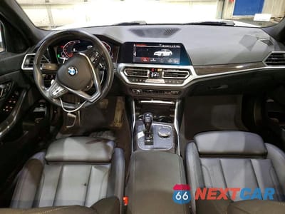 Zdjęcie 8 z 13 samochodu: 2019 BMW 330XI VIN:WBA5R7C52KAJ85447 - miniatura