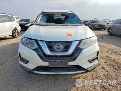 Piąte zdjęcie samochodu w środku: 2017 NISSAN ROGUE S VIN:5N1AT2MT1HC882541 - miniatura