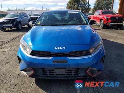 Piąte zdjęcie samochodu w środku: 2022 KIA FORTE GT-LINE VIN:3KPF54AD7NE471209 - miniatura