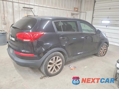 Trzecie zdjęcie samochodu z tyłu: 2016 KIA SPORTAGE LX VIN:KNDPBCACXG7856037 - miniatura