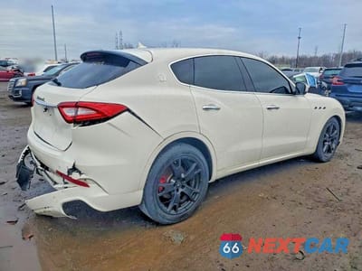 Trzecie zdjęcie samochodu z tyłu: 2019 MASERATI LEVANTE VIN:ZN661XUA7KX318693 - miniatura