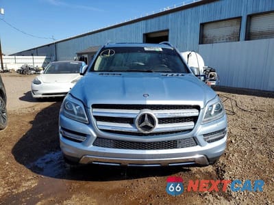 Piąte zdjęcie samochodu w środku: 2014 MERCEDES-BENZ GL 450 4MATIC VIN:4JGDF7CE1EA414336 - miniatura