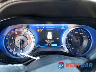 Zdjęcie 9 z 11 samochodu: 2019 CHRYSLER 300 S VIN:2C3CCABT4KH704870 - miniatura