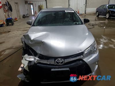 Piąte zdjęcie samochodu w środku: 2017 TOYOTA CAMRY LE VIN:4T1BF1FK0HU740234 - miniatura