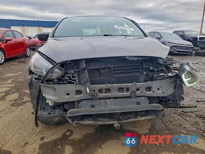 Piąte zdjęcie samochodu w środku: 2016 FORD FOCUS ST VIN:1FADP3L91GL202613 - miniatura
