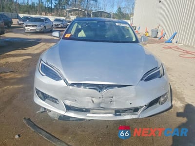 Piąte zdjęcie samochodu w środku: 2017 TESLA MODEL S VIN:5YJSA1E27HF231691 - miniatura
