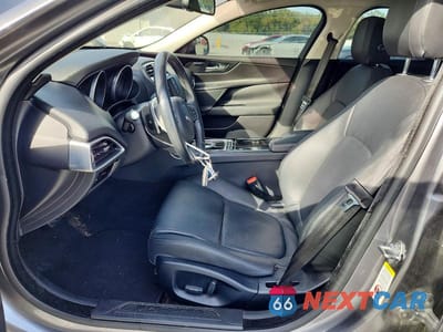 Zdjęcie 7 z 12 samochodu: 2017 JAGUAR XE PREMIUM VIN:SAJAD4BN8HA952387 - miniatura