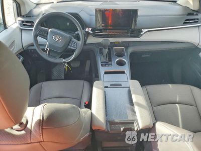 Zdjęcie 8 z 13 samochodu: 2025 TOYOTA SIENNA LE VIN:5TDKRKEC6SS244135 - miniatura