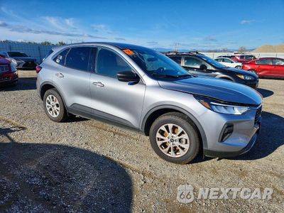 Czwarte zdjęcie samochodu z boku: 2023 FORD ESCAPE ACTIVE VIN:1FMCU9GN9PUA45072 - miniatura