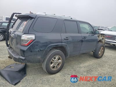 Trzecie zdjęcie samochodu z tyłu: 2016 TOYOTA 4RUNNER SR5/SR5 PREMIUM VIN:JTEBU5JR3G5324219 - miniatura