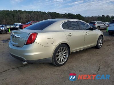 Trzecie zdjęcie samochodu z tyłu: 2011 LINCOLN MKS VIN:1LNHL9FT9BG609867 - miniatura
