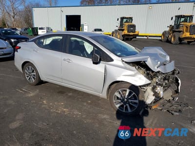 Czwarte zdjęcie samochodu z boku: 2021 NISSAN VERSA SV VIN:3N1CN8EV4ML918220 - miniatura