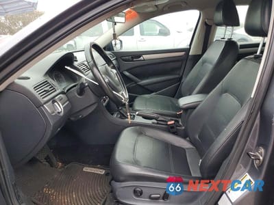 Zdjęcie 7 z 12 samochodu: 2015 VOLKSWAGEN PASSAT S VIN:1VWAT7A34FC002691 - miniatura