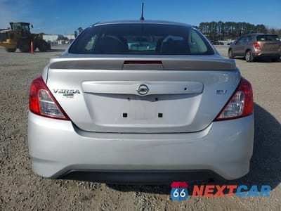 Zdjęcie 6 z 12 samochodu: 2018 NISSAN VERSA S VIN:3N1CN7AP0JK409762 - miniatura