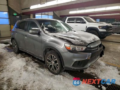 Czwarte zdjęcie samochodu z boku: 2019 MITSUBISHI OUTLANDER SPORT ES VIN:JA4AP3AU1KU033663 - miniatura