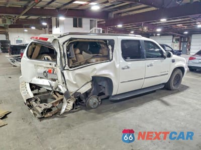 Trzecie zdjęcie samochodu z tyłu: 2011 CADILLAC ESCALADE ESV LUXURY VIN:1GYS4HEF6BR347740 - miniatura