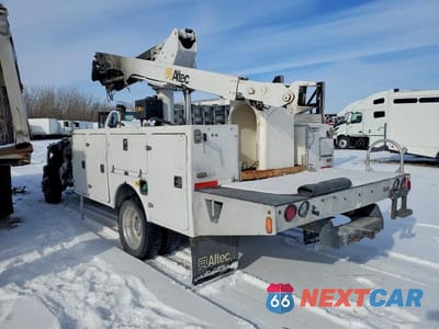 Drugie zdjęcie samochodu z przodu: 2017 FORD F550 SUPER DUTY UTILITY / SERVICE TRUCK VIN:1FDUF5GT2HED18662 - miniatura