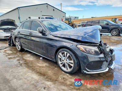 Czwarte zdjęcie samochodu z boku: 2016 MERCEDES-BENZ C 300 4MATIC VIN:55SWF4KB4GU168913 - miniatura