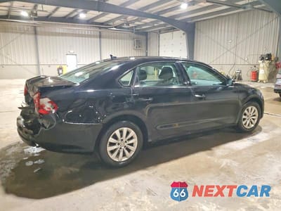 Trzecie zdjęcie samochodu z tyłu: 2015 VOLKSWAGEN PASSAT S VIN:1VWAT7A34FC002948 - miniatura