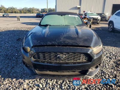 Piąte zdjęcie samochodu w środku: 2016 FORD MUSTANG VIN:1FATP8EM0G5243913 - miniatura