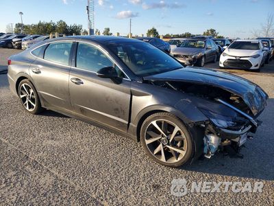 Czwarte zdjęcie samochodu z boku: 2022 HYUNDAI SONATA SEL PLUS VIN:KMHL44J20NA210703 - miniatura