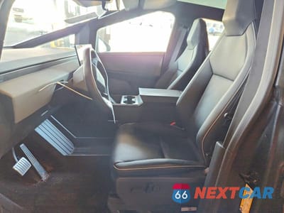 Zdjęcie 7 z 13 samochodu: 2025 TESLA CYBERTRUCK VIN:7G2CEHED9SA075321 - miniatura