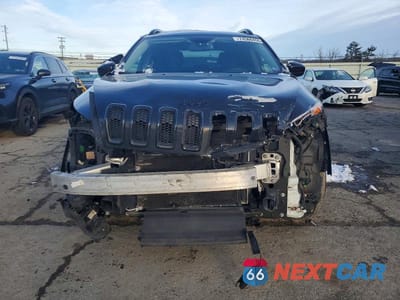 Piąte zdjęcie samochodu w środku: 2016 JEEP CHEROKEE LATITUDE VIN:1C4PJLCB3GW172766 - miniatura