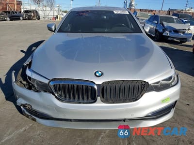 Piąte zdjęcie samochodu w środku: 2020 BMW 530E VIN:WBAJA9C07LCD45109 - miniatura