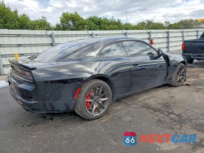 Trzecie zdjęcie samochodu z tyłu: 2024 DODGE CHARGER DAYTONA SCAT PACK VIN:2C3CDBDK3RR204968 - miniatura