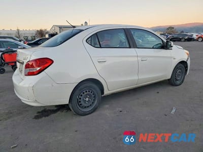 Trzecie zdjęcie samochodu z tyłu: 2017 MITSUBISHI MIRAGE G4 ES VIN:ML32F3FJ8HH003043 - miniatura