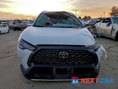 Piąte zdjęcie samochodu w środku: 2024 TOYOTA COROLLA CROSS L VIN:7MUAAAAG7RV084207 - miniatura