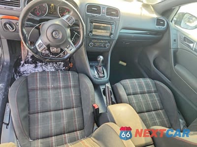 Zdjęcie 8 z 12 samochodu: 2010 VOLKSWAGEN GTI VIN:WVWFV7AJ4AW238640 - miniatura