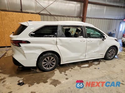 Trzecie zdjęcie samochodu z tyłu: 2021 TOYOTA SIENNA LE VIN:5TDKSKFC0MS001166 - miniatura