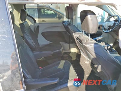 Zdjęcie 10 z 12 samochodu: 2019 CHRYSLER PACIFICA LIMITED VIN:2C4RC1GG5KR588154 - miniatura