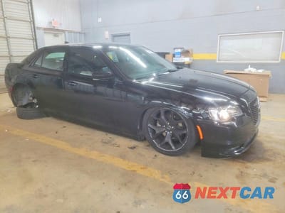Czwarte zdjęcie samochodu z boku: 2022 CHRYSLER 300 S VIN:2C3CCABGXNH190837 - miniatura