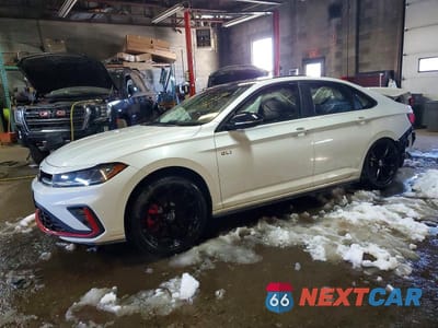 2025 VOLKSWAGEN JETTA GLI AUTOBAHN 3VW2T7BU0SM086741 - główne zdjęcie licytacji z USA - miniatura