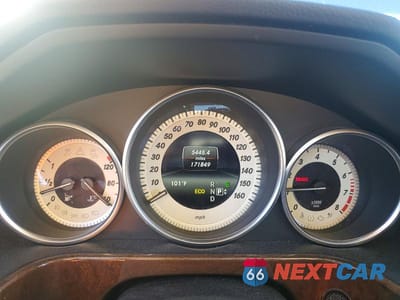 Zdjęcie 9 z 13 samochodu: 2014 MERCEDES-BENZ E 350 4MATIC VIN:WDDHF8JB1EA878754 - miniatura