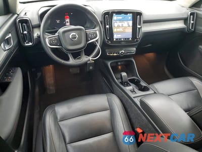 Zdjęcie 8 z 14 samochodu: 2025 VOLVO XC40 CORE VIN:YV4L12UJ5S2477083 - miniatura