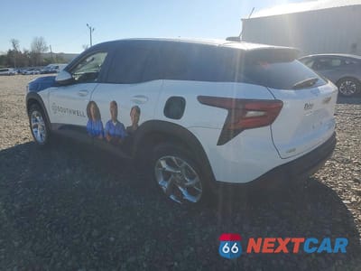 Drugie zdjęcie samochodu z przodu: 2025 CHEVROLET TRAX LS VIN:KL77LFEP1SC256337 - miniatura