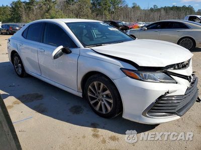 Czwarte zdjęcie samochodu z boku: 2023 TOYOTA CAMRY LE VIN:4T1C11AKXPU771578 - miniatura