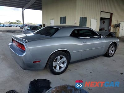 Trzecie zdjęcie samochodu z tyłu: 2011 DODGE CHALLENGER VIN:2B3CJ4DG8BH602492 - miniatura