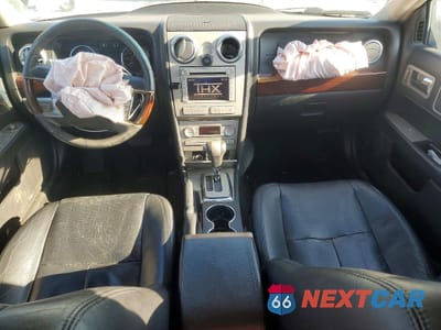 Zdjęcie 8 z 12 samochodu: 2007 LINCOLN MKZ VIN:3LNHM28TX7R672512 - miniatura